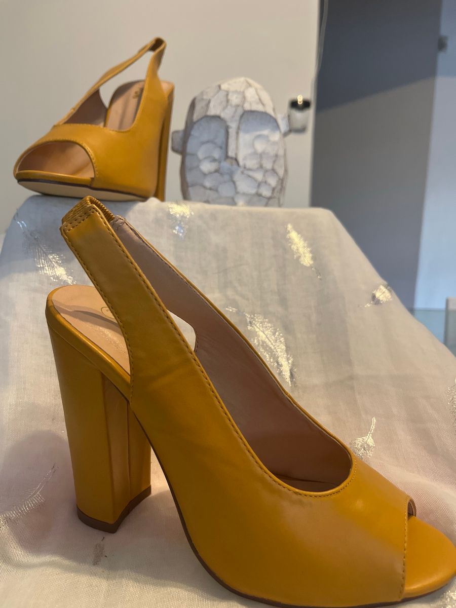 Plum Mustard Yellow Block Heel Slingback Heels | Size 3
